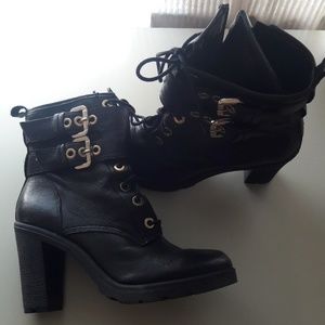 Guess Finlay Leather Ankle Boot